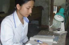 Hai nữ sinh nghèo ước mơ làm bác sĩ
