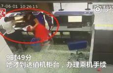 Đi trễ, hành khách Trung Quốc tát nhân viên sân bay