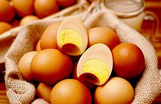 Tranh nhau mua trứng gà Hàn Quốc đắt gấp 10 lần trứng Việt