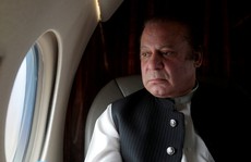 Thủ tướng Pakistan bất ngờ bị buộc từ chức