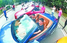 Trung Quốc: Mua hơn 20 siêu xe cho sinh viên học tháo ráp