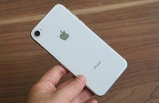 Mua linh kiện thêm 10 USD, Apple tăng giá iPhone 8 lên 50 USD