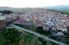 Candela: Thị trấn trả tiền cho người đến sống