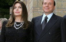 Ông Berlusconi được lấy lại 60 triệu euro tiền chu cấp vợ cũ