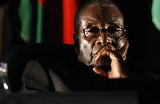 Ông Mugabe thoát thân, muốn sang Singapore dưỡng sức
