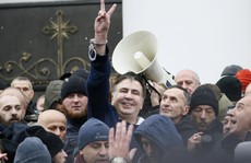 Ukraine: Người ủng hộ phá xe cảnh sát, giải thoát cựu tổng thống Georgia