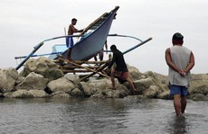 Bão Kai-Tak đứng yên, Philippines khốn đốn