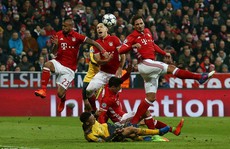 Arsenal đại bại, Bayern Munich đặt chân vào tứ kết