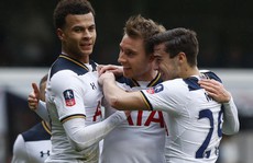 Son Heung-min lập hat-trick, Tottenham “đánh tennis” với Millwall