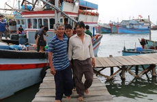 Ngư dân Ninh Thuận cứu sống 28 ngư dân Quảng Ngãi