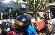 Xe Thành Bưởi - Phương Trang tông nhau, 2 người chết, hàng chục bị thương