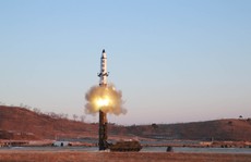 Mỹ tính “phá tên lửa Triều Tiên trên bệ phóng”