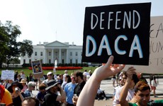 Thêm một quyết định của ông Trump bị tòa án chặn