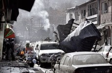 Taliban đánh bom bằng xe cứu thương, 214 người thương vong