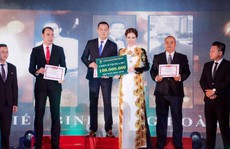 Hoa hậu Bùi Thị Hà chi 2 tỷ đồng cho tiệc tất niên công ty