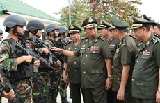 Trung Quốc tặng xe quân sự cho Campuchia trước tập trận chung