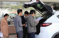 Đủ chiêu ‘móc túi’ người mua ô tô dịp Tết