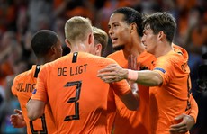 Địa chấn Nations League, 'lốc da cam' Hà Lan cuốn phăng 'xe tăng' Đức