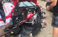 Siêu xe Ferrari 488 của ca sĩ Tuấn Hưng bị tai nạn nát đầu