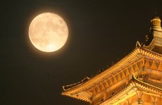 Trung Quốc tạo ra mặt trăng thứ 2, giới khoa học lo ngại