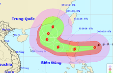 Siêu bão Yutu giật cấp 17 tiến nhanh về biển Đông