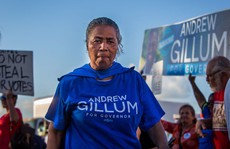 Bầu cử Mỹ: Bang Florida bất ngờ kiểm phiếu lại, gợi ký ức vụ Bush-Al Gore