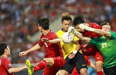 Tuyển Việt Nam đá bại Malaysia: Khi cả đội cùng phòng ngự