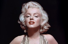 Quả cầu vàng của huyền thoại Marilyn Monroe bán giá kỷ lục