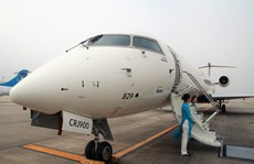 Bay thử nghiệm máy bay CRJ900 Bombardier tại Nội Bài