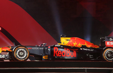 'Choáng' với giá trị siêu xe đua F1 xuất hiện tại Hoàng thành Thăng Long