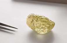 Chiêm ngưỡng viên kim cương vàng 'khủng' hiếm thấy