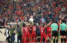 Giảm giá vé xem tuyển Việt Nam - Triều Tiên sau cơn sốt vô địch AFF Cup