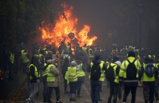 Bạo loạn “áo ghi-lê vàng”: Không còn nhận ra trung tâm Paris!