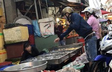 THỰC PHẨM BẨN TUỒN VỀ CHỢ CÔNG NHÂN (*): Đi chợ cùng công nhân