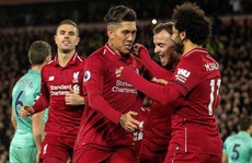 Liverpool 'vùi dập' Arsenal đêm cuối năm ở Anfield