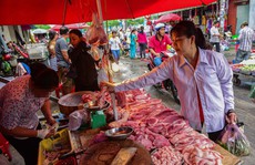 THỰC PHẨM BẨN TUỒN VỀ CHỢ CÔNG NHÂN: Giải tỏa chợ tự phát để ngăn thực phẩm bẩn