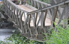 Cầu sắt nối quận 12-Bình Tân bị sụp được thay mới