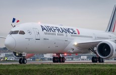 Air France hứa hoàn trả thuế, phí cho khách bị hủy vé