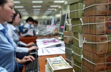 Nhân viên ngân hàng thu nhập 10-30 triệu đồng vẫn nghỉ việc