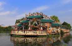 Ngôi miếu hơn 300 năm giữa sông ở Sài Gòn những ngày cận Tết