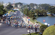 Căng thẳng ngôi vị Áo xanh Cúp Biwase 2018