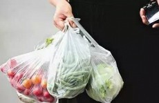 Sử dụng túi nilon đúng cách để hạn chế tối đa nhiễm độc