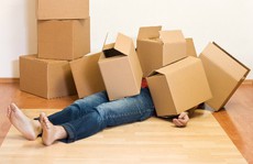 4 lần mua đi bán lại, chúng tôi có nhà to hơn nhưng cuộc sống bất ổn