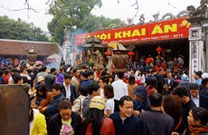 2 “thầy” viết sớ hỗn chiến trong đền Trần, 1 người bị đứt gân tay