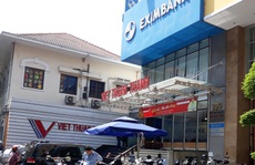 Bộ Công an khám xét chi nhánh Ngân hàng Eximbank ở quận 1
