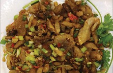 Chết thèm vì món tóp mỡ lá chanh xứ Huế