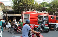 Cháy nhà, quán trà sữa tan hoang