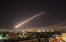 Vụ Mỹ và đồng minh không kích: Syria bắn 40 tên lửa nhưng không trúng quả nào?
