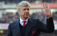 HLV Wenger bất ngờ tuyên bố rời Arsenal