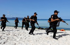 Căng thẳng lệnh cấm đảo Boracay